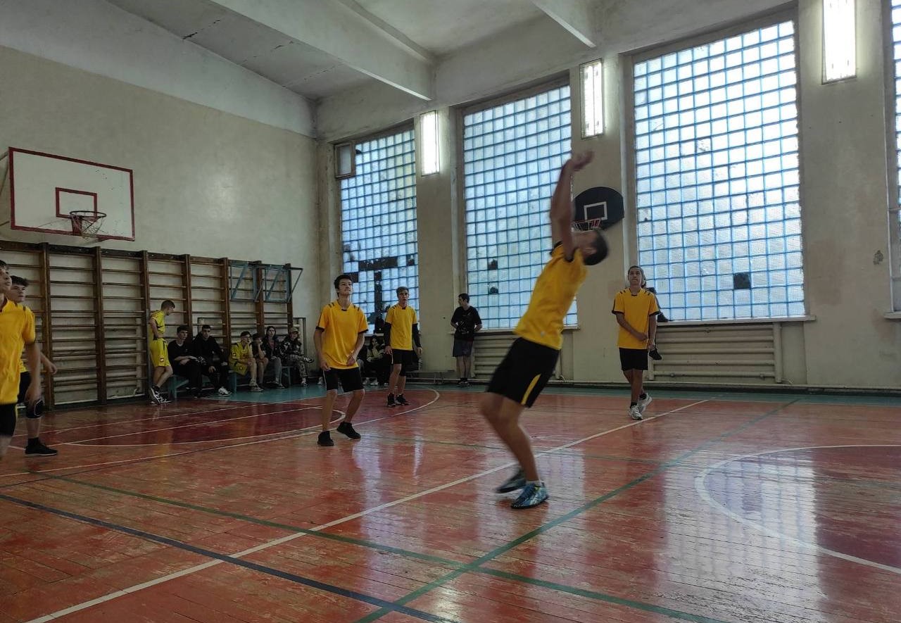 Студенти коледжу прийняли участь у змаганнях з волейболу